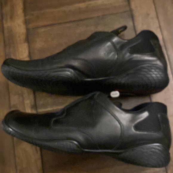 Leather Prada! - Picture 5 of 11